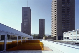 Bild: Schulhaus Hardau, Zürich